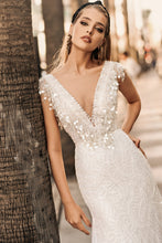 Load image into Gallery viewer, Los Angeles &#39;Elizabeth&#39; Elly Haute Couture RTW 076-520 Ready To Wear European Bridal Wedding Gown Designer Philippines