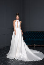 Load image into Gallery viewer, Chic Royal Collection &#39;Linda&#39; Victoria Soprano RTW 21619-280 Ready To Wear European Bridal Wedding Gown Designer Philippines