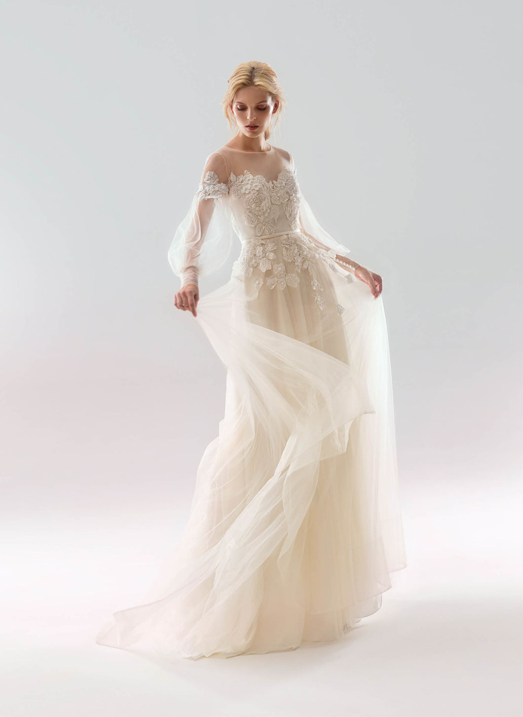 White Wind 'Aelita' Papilio Bridal RTW 18-1904L-250 Ready To Wear European Bridal Wedding Gown Designer Philippines