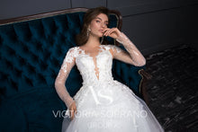 Load image into Gallery viewer, Chic Royal Collection &#39;Cassandra&#39; Victoria Soprano RTW 20919-305 Ready To Wear European Bridal Wedding Gown Designer Philippines