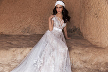 Load image into Gallery viewer, Wind Desert &#39;Agriates&#39; Katherine Joyce Paris RTW T 214-293 Ready To Wear European Bridal Wedding Gown Designer Philippines