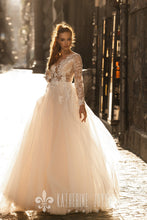 Load image into Gallery viewer, Muse in Naples &#39;Vesta&#39; Katherine Joyce Paris RTW 10210-300 Ready To Wear European Bridal Wedding Gown Designer Philippines