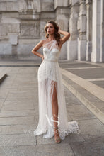 Load image into Gallery viewer, Star of Milan &#39;Silva&#39; Victoria Soprano RTW 23020-243 Ready To Wear European Bridal Wedding Gown Designer Philippines