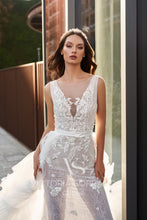 Load image into Gallery viewer, Star of Milan &#39;Afina&#39; Victoria Soprano RTW 23220-320 Ready To Wear European Bridal Wedding Gown Designer Philippines