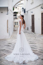 Load image into Gallery viewer, Italian Dream &#39;Magnolia&#39; Nora Naviano Sposa RTW 18298-371 Ready To Wear European Bridal Wedding Gown Designer Philippines