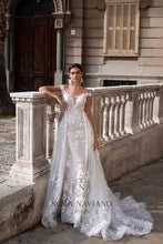 Load image into Gallery viewer, Italian Dream &#39;Mavine&#39; Nora Naviano Sposa RTW 20002-00 Ready To Wear European Bridal Wedding Gown Designer Philippines