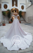 Load image into Gallery viewer, Blunny Collection &#39;Bernays&#39; Naviblue Bridal RTW 18332-450 Ready To Wear European Bridal Wedding Gown Designer Philippines