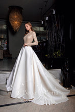 Load image into Gallery viewer, Gracious Birds &#39;Darina Set&#39; Victoria Soprano RTW 200307-335 Ready To Wear European Bridal Wedding Gown Designer Philippines