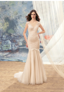 Papilio Bridal Wedding Dress SALE Collection RTW 1710L-100 (Size 36)