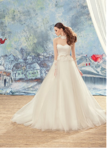 Papilio Bridal Wedding Dress SALE Collection RTW 1724-90 (Size 36)