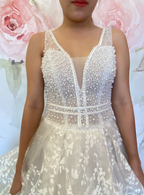 Load image into Gallery viewer, ON HAND sleeve less weddng ball gown Glenole