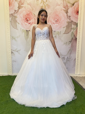 ON HAND sleeve less wedding ball gown Bavilyn