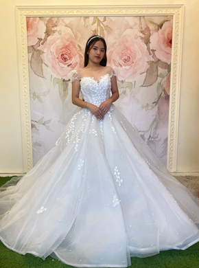 ON HAND puff sleeves wedding  ball gown Elisa