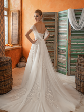 Load image into Gallery viewer, Casablanca &#39;Alina&#39; Innocentia RTW INW 2032-450 Ready To Wear European Bridal Wedding Gown Designer Philippines