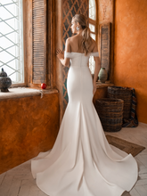 Load image into Gallery viewer, Casablanca &#39;Halia&#39; Innocentia RTW INW 2037-320 Ready To Wear European Bridal Wedding Gown Designer Philippines