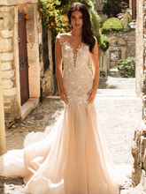 Load image into Gallery viewer, Taormina &#39;Donata&#39; Innocentia RTW INW 1907-430 Ready To Wear European Bridal Wedding Gown Designer Philippines