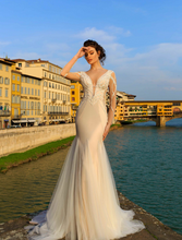 Load image into Gallery viewer, Renascence &#39;Giovanna d Aragon&#39; Innocentia RTW INWI 1801-360 Ready To Wear European Bridal Wedding Gown Designer Philippines