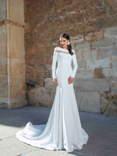 Load image into Gallery viewer, Alma De Valencia &#39;Benita&#39; Innocentia RTW INLI 2005-380 Ready To Wear European Bridal Wedding Gown Designer Philippines