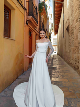 Load image into Gallery viewer, Alma De Valencia &#39;Renata&#39; Innocentia RTW INLI 2022-370 Ready To Wear European Bridal Wedding Gown Designer Philippines