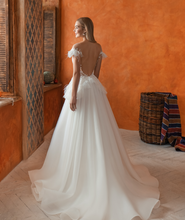 Load image into Gallery viewer, Casablanca &#39;Mila&#39; Innocentia RTW INW 2049-410 Ready To Wear European Bridal Wedding Gown Designer Philippines