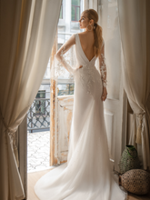 Load image into Gallery viewer, Casablanca &#39;Issa&#39; Innocentia RTW INW 2039-390 Ready To Wear European Bridal Wedding Gown Designer Philippines