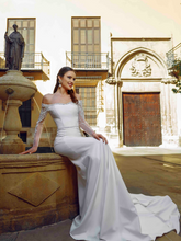 Load image into Gallery viewer, Alma De Valencia &#39;Renata&#39; Innocentia RTW INLI 2022-370 Ready To Wear European Bridal Wedding Gown Designer Philippines