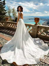 Load image into Gallery viewer, Taormina &#39;Ignazia&#39; Innocentia RTW INW 1910-400 Ready To Wear European Bridal Wedding Gown Designer Philippines