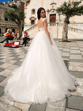 Load image into Gallery viewer, Taormina &#39;Domenica&#39; Innocentia RTW INW 1906-310 Ready To Wear European Bridal Wedding Gown Designer Philippines