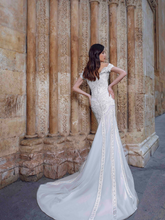 Load image into Gallery viewer, Alma De Valencia &#39;Blanca&#39; Innocentia RTW INLI 2006-780 Ready To Wear European Bridal Wedding Gown Designer Philippines