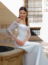 Load image into Gallery viewer, Alma De Valencia &#39;Renata&#39; Innocentia RTW INLI 2022-370 Ready To Wear European Bridal Wedding Gown Designer Philippines