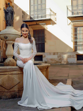 Load image into Gallery viewer, Alma De Valencia &#39;Renata&#39; Innocentia RTW INLI 2022-370 Ready To Wear European Bridal Wedding Gown Designer Philippines