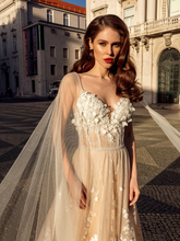 Load image into Gallery viewer, Lisboa &#39;Augusta Vitoria&#39; Innocentia RTW INLI 1902-1750 Ready To Wear European Bridal Wedding Gown Designer Philippines