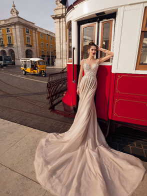 Lisboa 'Beatriz De Castela' Innocentia RTW INLI 1903-910 Ready To Wear European Bridal Wedding Gown Designer Philippines