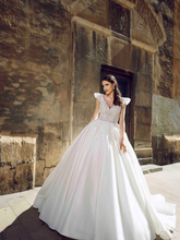 Load image into Gallery viewer, Alma De Valencia &#39;Ramona&#39; Innocentia RTW INLI 2020-610 Ready To Wear European Bridal Wedding Gown Designer Philippines